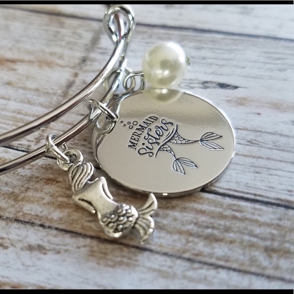 Mermaid sisters bracelet - Picture 6 of 6